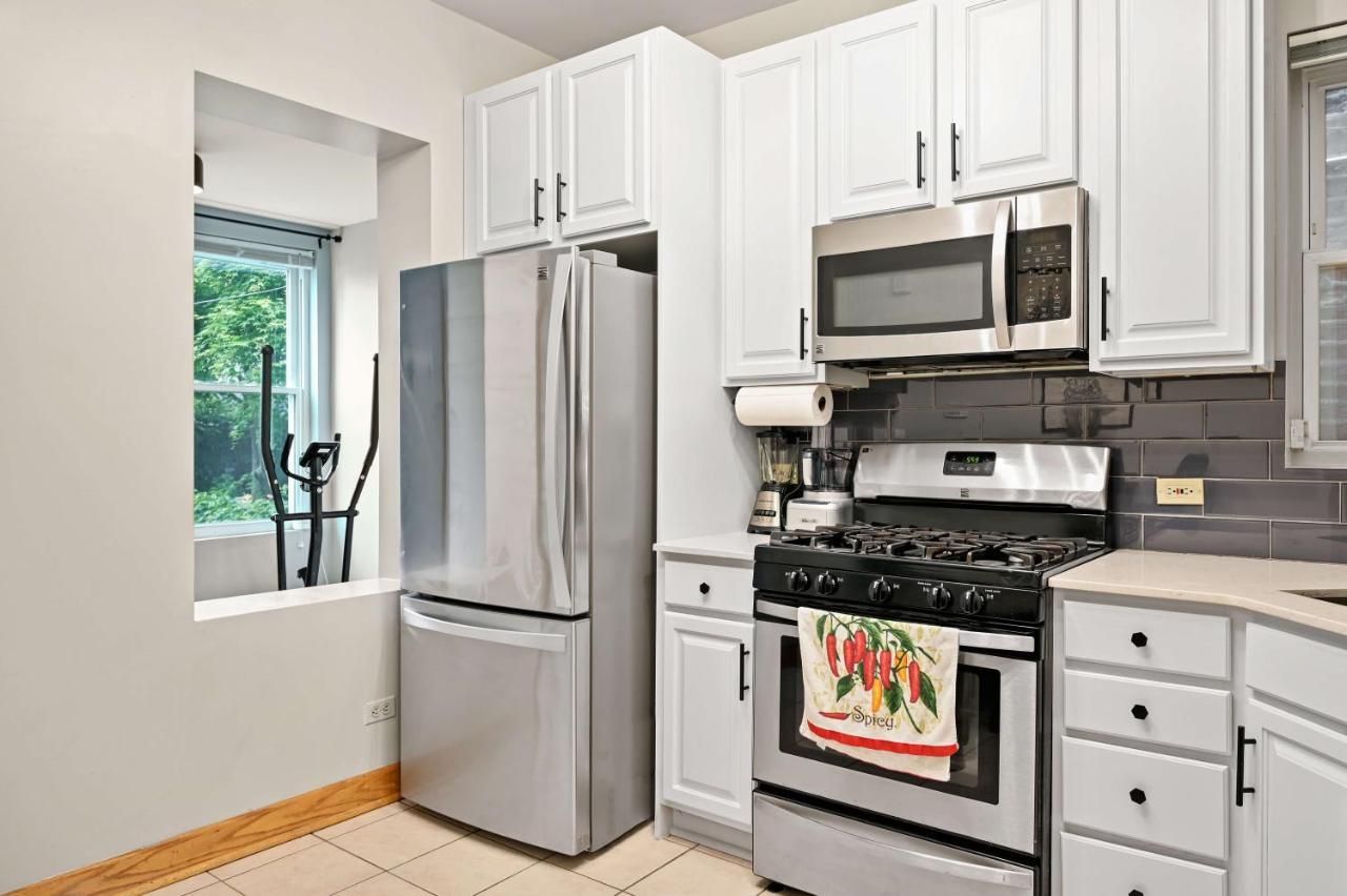 2 Bed Apt W/ Office, Free Parking, Near Wrigley Chicago Buitenkant foto