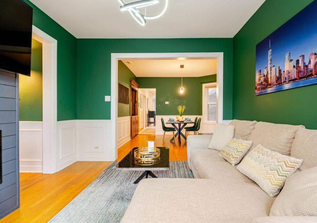 2 Bed Apt W/ Office, Free Parking, Near Wrigley Chicago Buitenkant foto